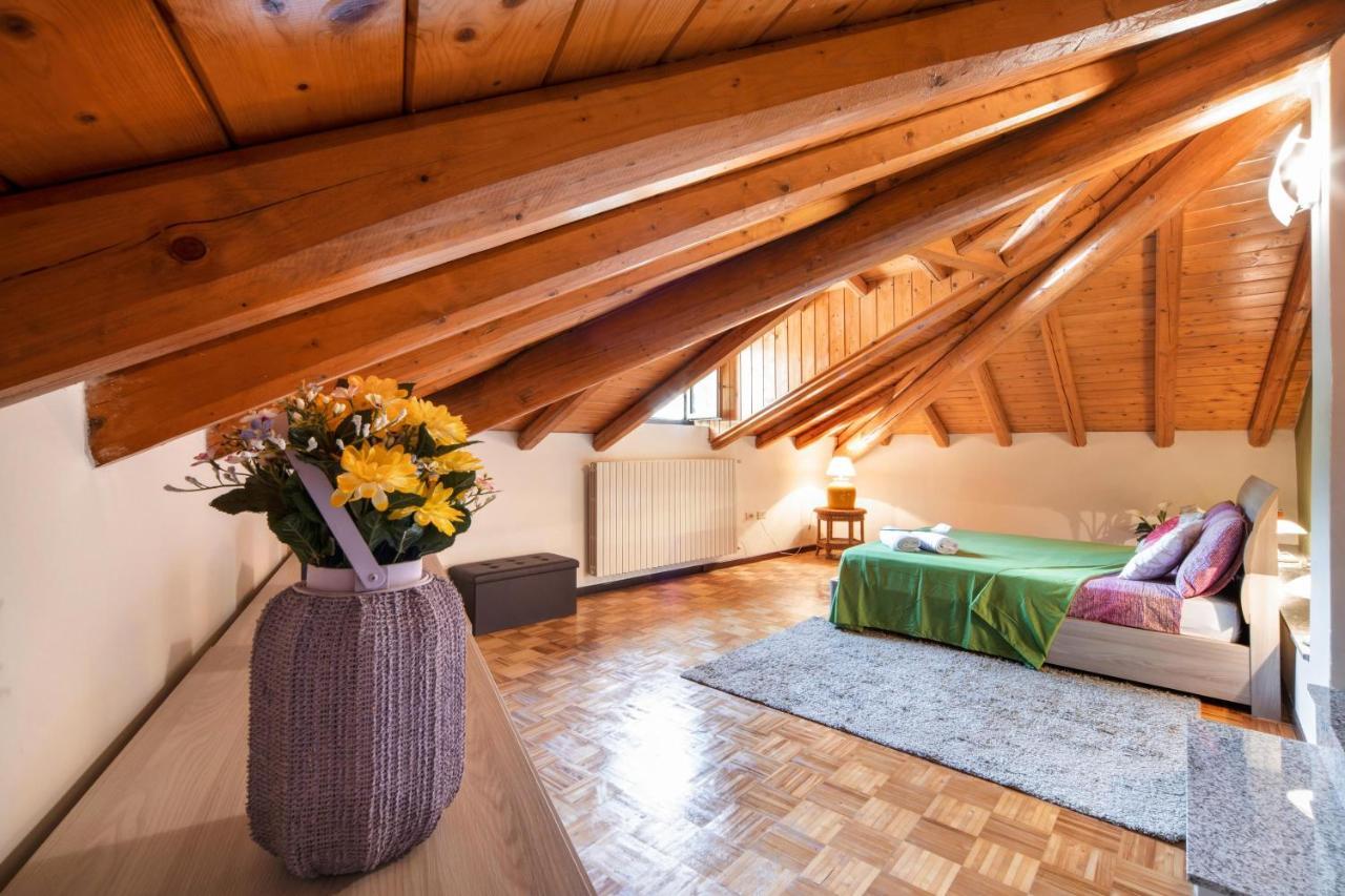 Ferienwohnung Mansarda Fra Monte E Lago Esino Lario Exterior foto