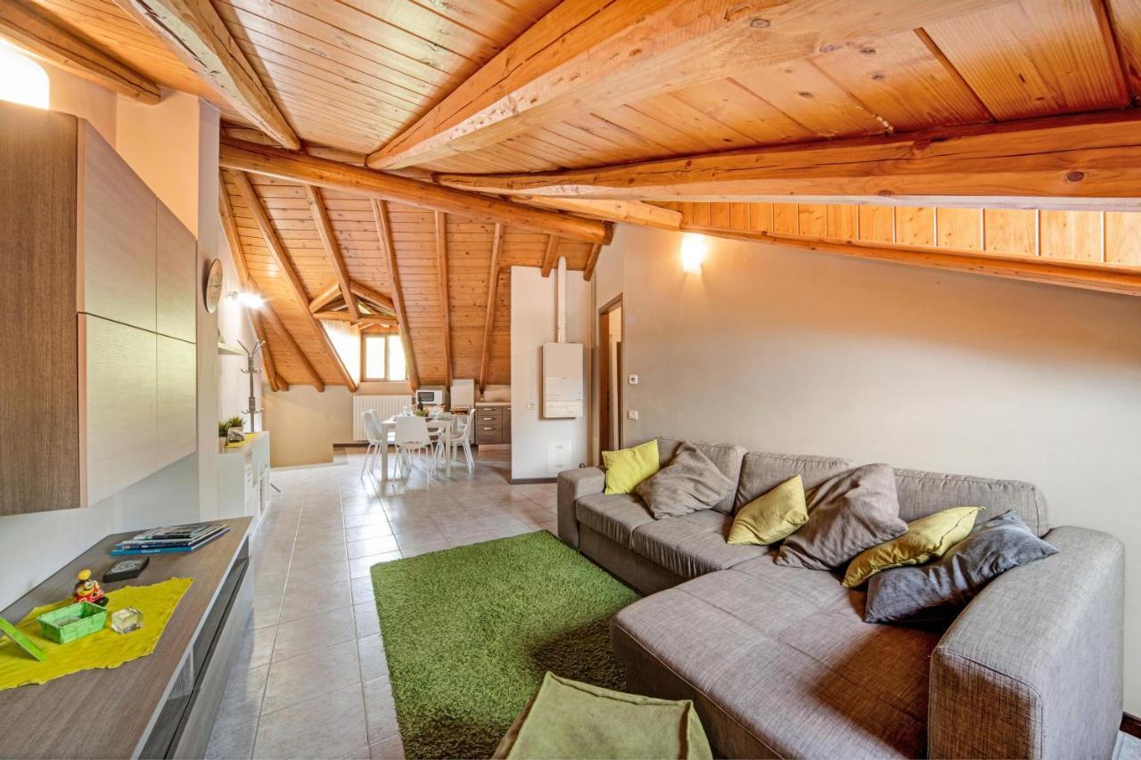Ferienwohnung Mansarda Fra Monte E Lago Esino Lario Exterior foto