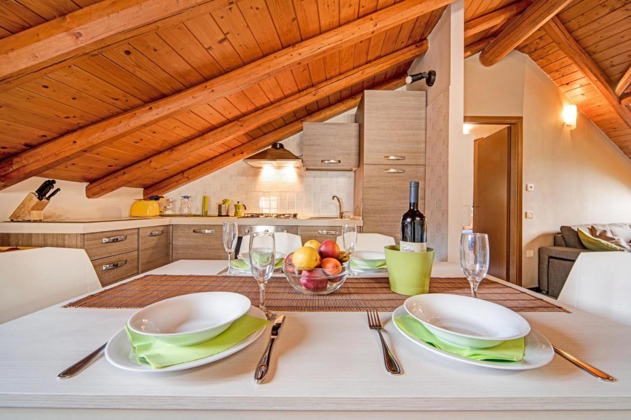 Ferienwohnung Mansarda Fra Monte E Lago Esino Lario Exterior foto