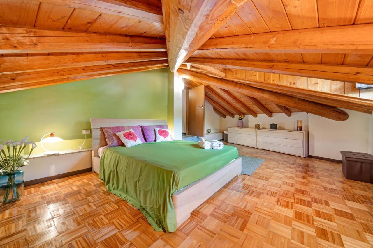 Ferienwohnung Mansarda Fra Monte E Lago Esino Lario Exterior foto