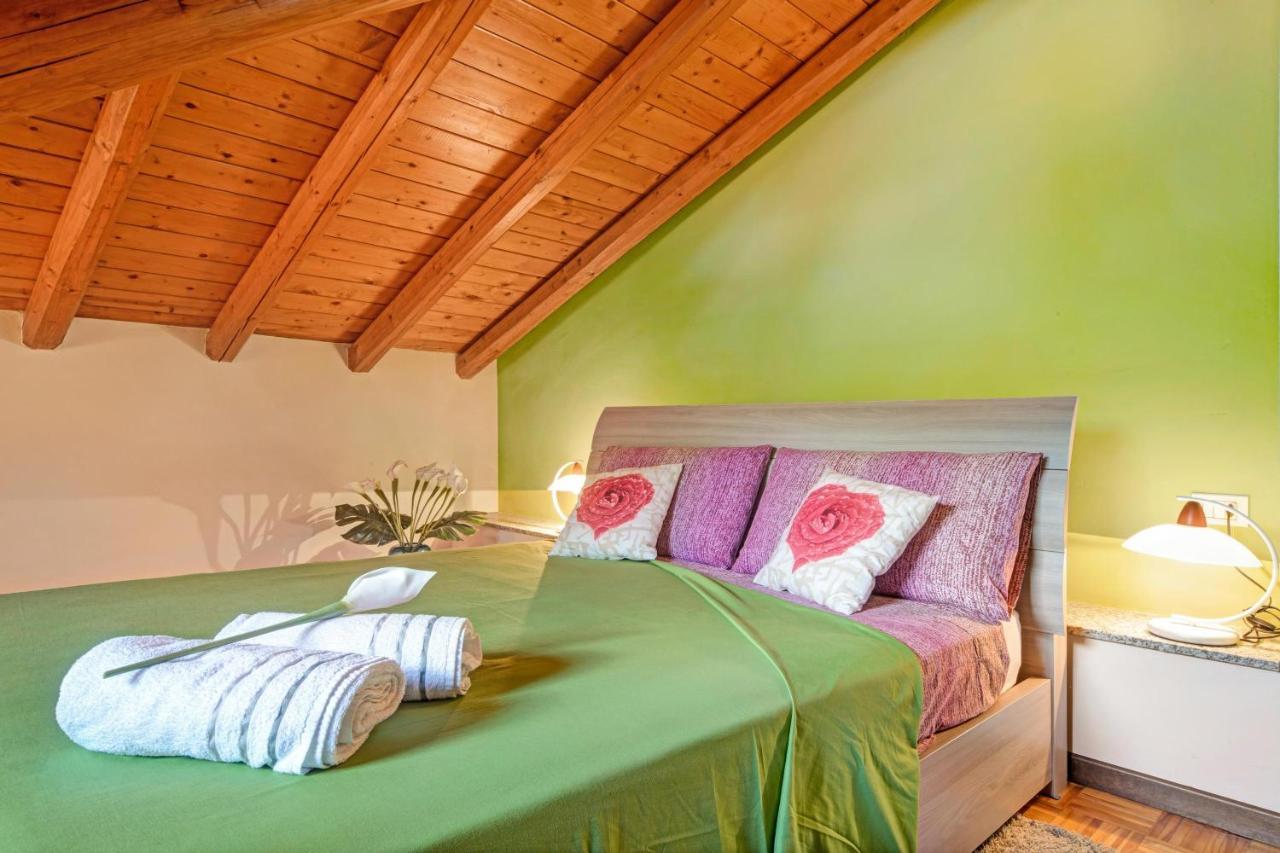 Ferienwohnung Mansarda Fra Monte E Lago Esino Lario Exterior foto